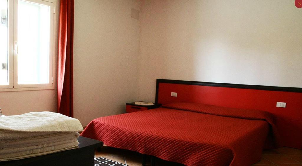 Gallo Spot Hotel San Teodoro  Szoba fotó
